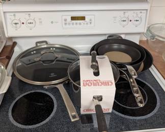Brandnew pots and pans 