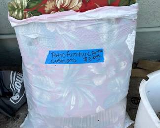 outdoor furniture seat cushions