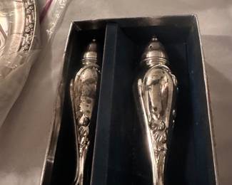 Vintage StanHome Silver Plated Nouveau Style Salt/Pepper Shakers Gold/Silver Set