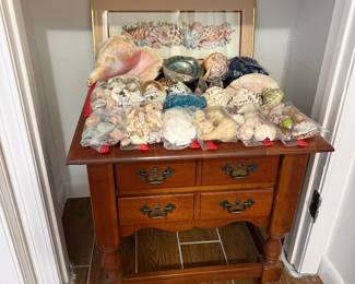 End table, seashells