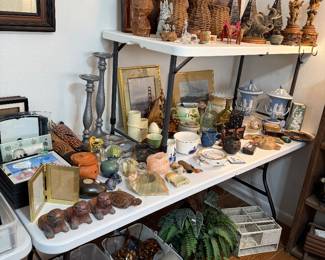 Assorted home decor, Wedgwood urns