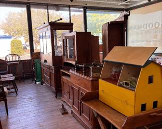 Antique and primitive furniture