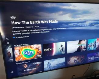 Samsung Smart TV, 78" w/wall mount and soundbar