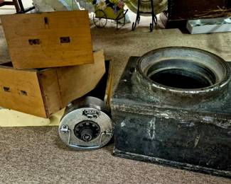 Floor safe w/ combination