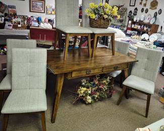 Modern Contemporary 7 pcs. Dining room table w/ 6 chairs-very, very nice!!