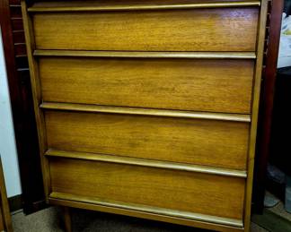 MCM "Bonanza Collection" chest of drawers