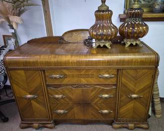 Waterfall buffet w/ mirror back panel