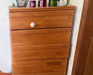 Chest of drawers