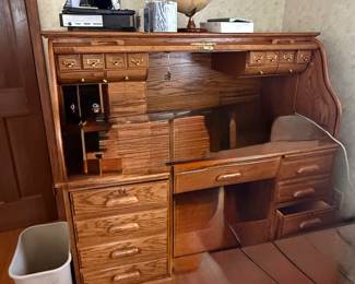 Rolltop desk - excellent condition - 2 pieces