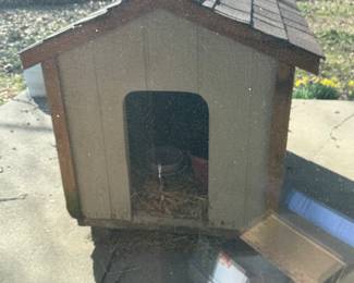 Large Insulated dog house
