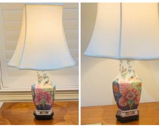 pair of Chinese porcelain lamps in the "Tobacco Leaf" pattern