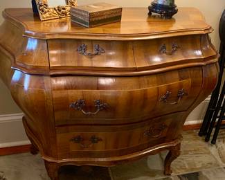 Vintage Italian bombe chest