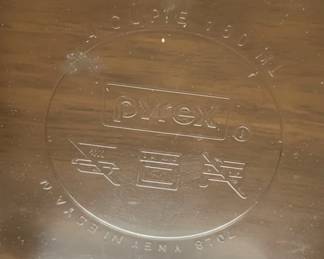 Pyrex Square Baking Dish Set with Lids second image