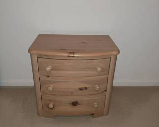 Stanley Furniture Young America Cottage Treasures Pine Nightstand