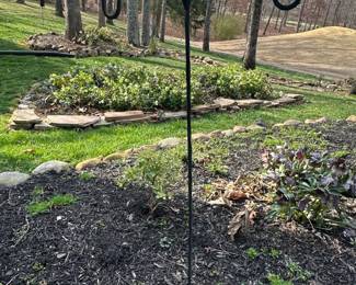 Assorted Yard Decor B