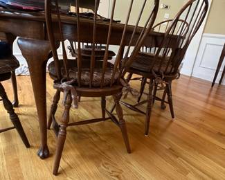 Windsor Style Dining Table with Leaf Extension and Six Chairs