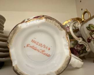 Royal Chelsea Golden Rose Tea Set third image