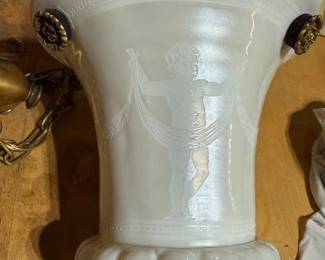 Steuben? light fixture.  https://modestlambestatesales.hibid.com/