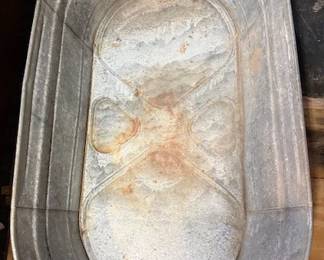 Large Galvanized wash tub.  https://modestlambestatesales.hibid.com/