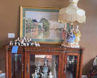 gorgeous Capodimonte porcelain lamp is absolutely exquisite