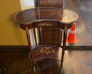 Louis XV style 2 tiered kidney shaped side table, marquetry top, gild bronze (ormolu) on legs, drawer and edges