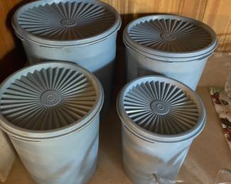 Yes, original 4 canister Tupperware set