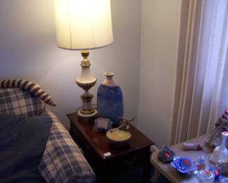 CHERRY LAMP TABLE, ONE OF A PAIR OF LAMPS, VASE & MISC.