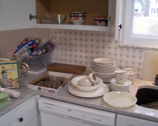 CASUAL DINNER SET, KNIVES & MORE