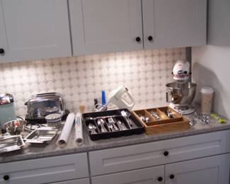STAINLESS FLATWARE, TOASTER, MIXER & MORE
