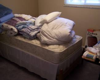 TWIN BED & BEDDING