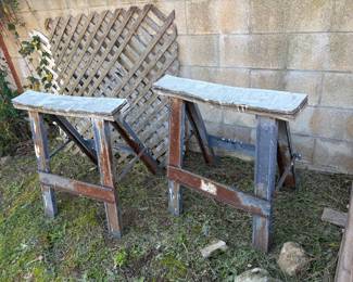 Sawhorse workbench