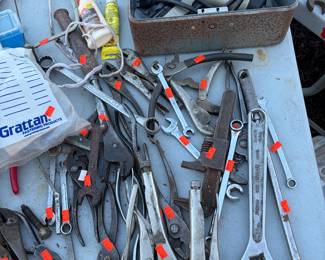 Tools
Wrenches
Hammers
Screwdrivers
Sockets
Pliers
More