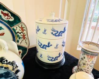 Chinese porcelain stacking