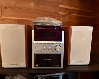 Panasonic CD Stereo System SA-PM53 w/remote