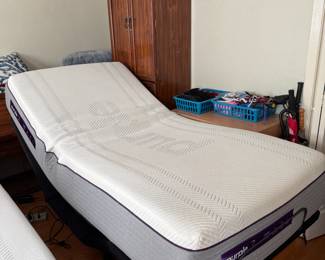 2021 Twin size adjustable base w/mattress