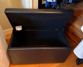 Padded storage/toy box