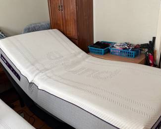 2021 Twin size adjustable base w/mattress