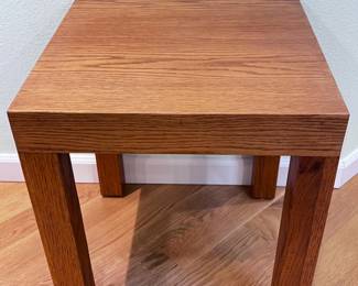 53 SolidOakModernSquareTable