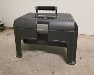 184 RubbermaidRoughneckStepStoolToolbox