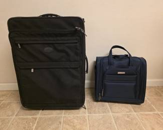 230 2SuitcasesKirklandDuramexLatitude40North