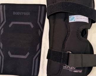 97 DonjoyAdjustableandPullOnBodyProxKneeBraces