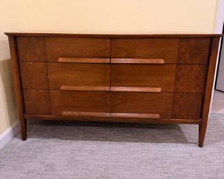 2 StanleyFurnitureofDistinctionMidCentury6DrawerDresser