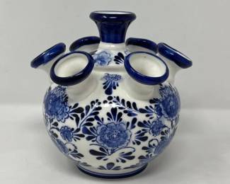 166 BlueDelft7SpoutTulipVase