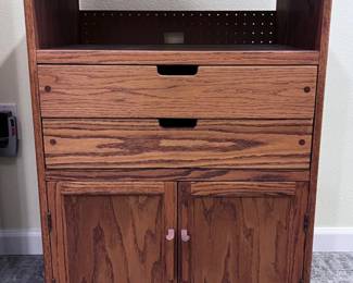 61 OakDoubleDrawerandDoorMediaCabinet