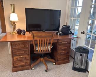 Oak Desk w/Files, Roller Chair