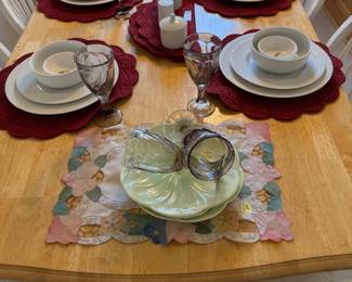 Kitchen Table/Chairs, Dinnerware
