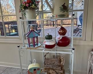 Metal Baker's Rack, Decor