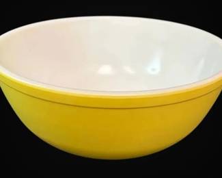 Pyrex 10.5 Yellow Mixing Bowl