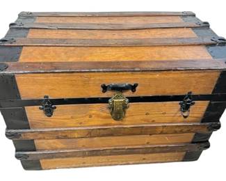 Flat Top Steamer Trunk w Wheels