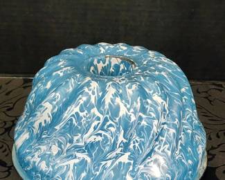 Blue & White Swirl Enamelware Bundt Pan